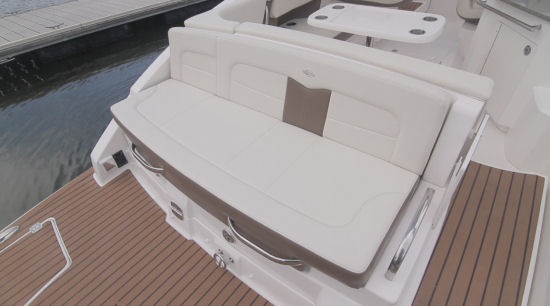 Chaparral 337 SSX bench position