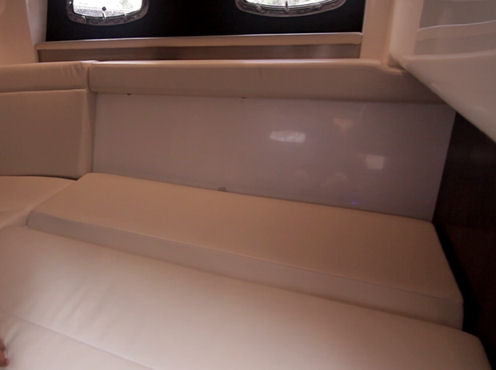 Chaparral 337 SSX berth