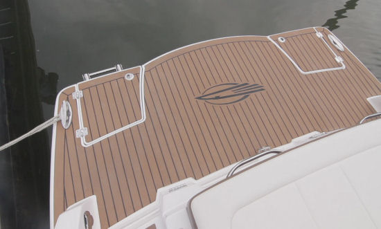 Chaparral 337 SSX swim platform