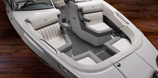 Cobalt 23SC forward seats