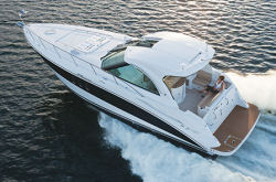 Cruisers Yachts 390 Sports Coupe