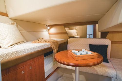 Cruisers Yachts 380 Express