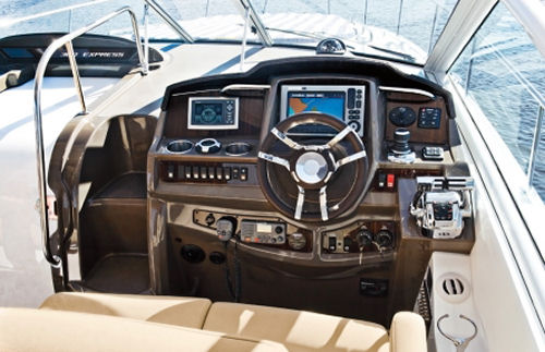 Cruisers Yachts 380 Express