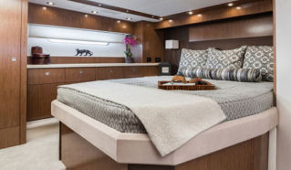 Cruisers Yachts 48 Cantius Interior