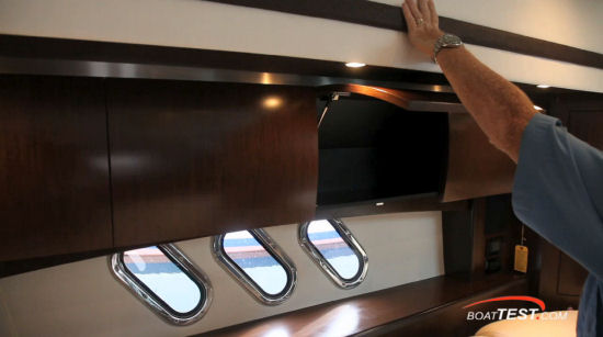 Cruisers Yachts 540 Sports Coupe