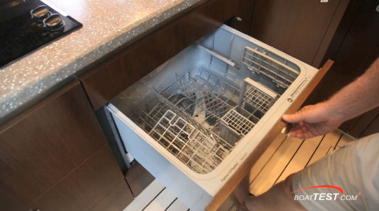 Cruisers Yachts 540 Sports Coupe