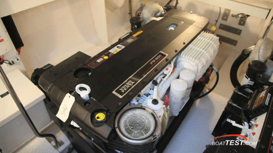 Cruisers Yachts 540 Sports Coupe