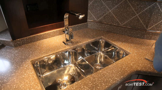 Cruisers Yachts 540 Sports Coupe