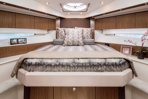 Cruisers Yachts 48 Cantius