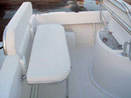 Dusky 252 Open Fisherman aft bench