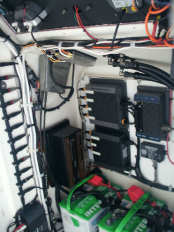 Dusky 252 Open Fisherman batteries