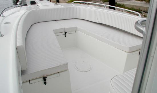 Dusky 278 Open Fisherman bow seating