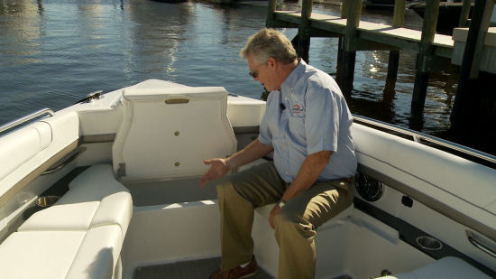 Formula 330 Crossover Bowrider built in cooler