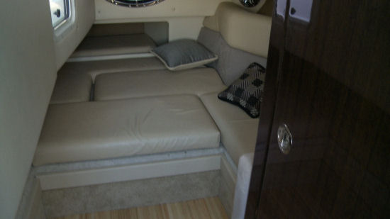 Formula 330 Crossover Bowrider cabin