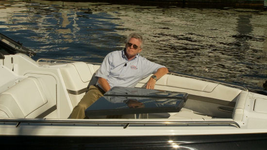 Formula 330 Crossover Bowrider pedestal tables