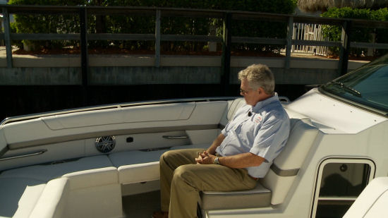 Formula 330 Crossover Bowrider third seat