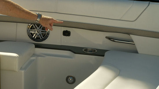 Formula 330 Crossover Bowrider under bolsters