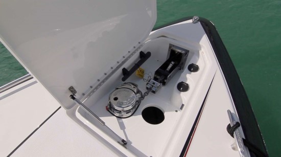 Formula 350 Sun Sport anchor