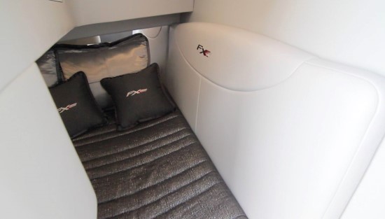 Formula 350 Sun Sport aft berth