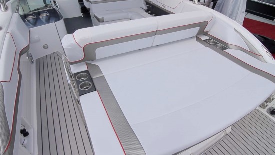 Formula 350 Sun Sport lounge