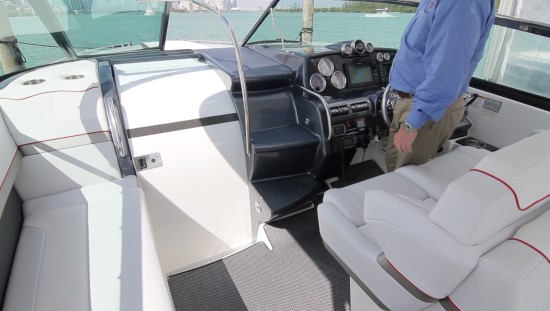 Formula 350 Sun Sport wind shelter