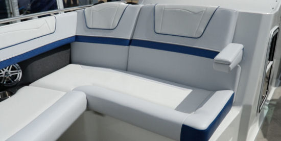 Formula 350 FX CBR starboard seat