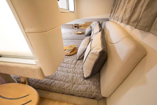 Formula 350 Sun Sport aft cabin