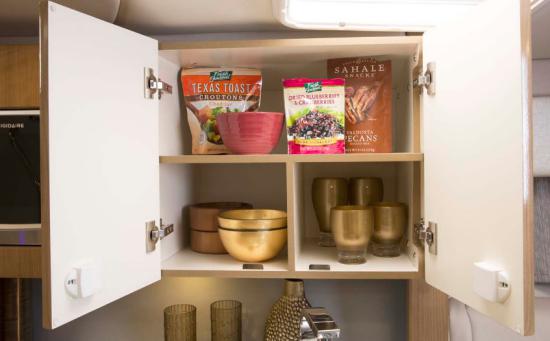 Formula 350 Sun Sport storage