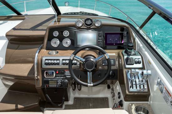 Formula 350 Sun Sport helm dash