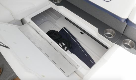 Formula 350 Sun Sport lounge storage