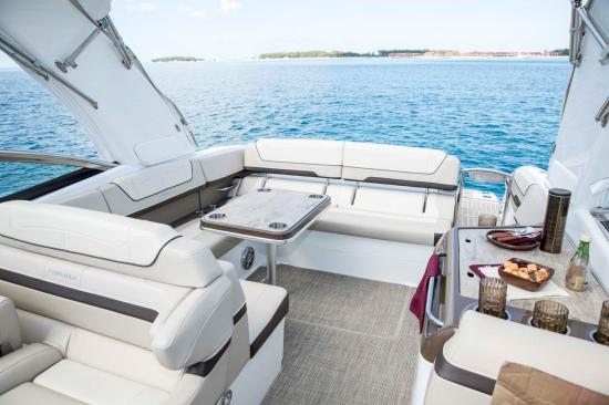 Formula 350 Sun Sport table