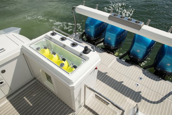 Formula 430 All Sport Crossover dive tanks