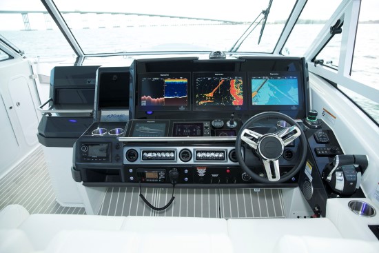 Formula 430 All Sport Crossover displays