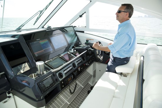 Formula 430 All Sport Crossover helm seats