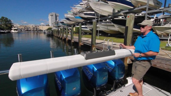 Formula 430 All Sport Crossover leaning post