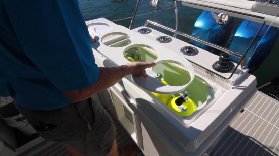 Formula 430 All Sport Crossover tank divider