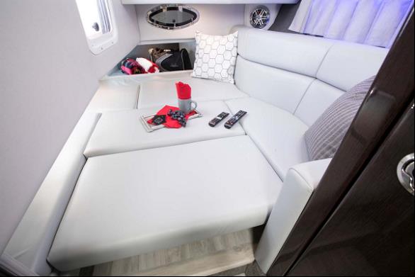 Which Formula Crossover Bowrider is the Right Choice