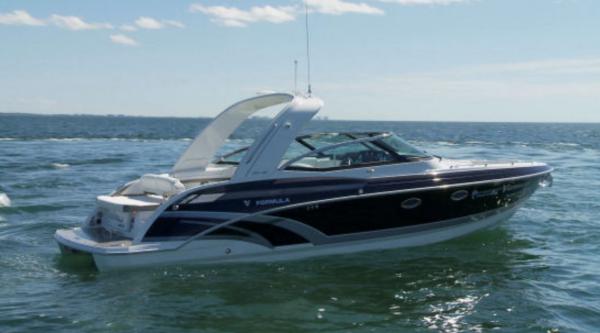 Which Formula Crossover Bowrider is the Right Choice