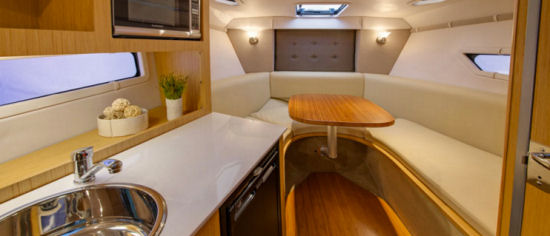 Four Winns Vista V255