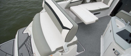 Four Winns Vista V255 stern seat