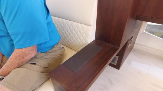 Galeon 420 Fly details