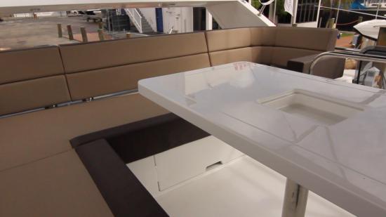 Galeon 420 Fly flybridge seat