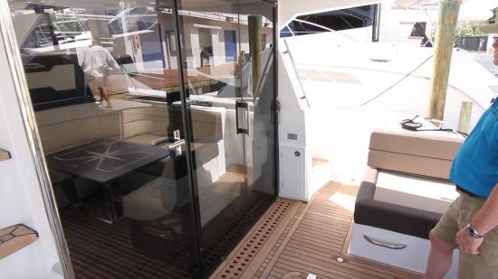Galeon 420 Fly glass door