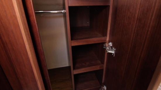 Galeon 420 Fly guest stateroom