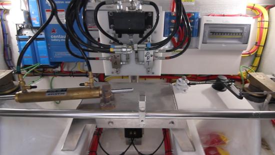 Galeon 420 Fly hydraulic steering