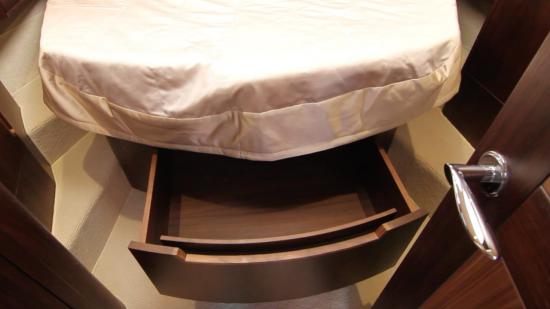 Galeon 420 Fly storage