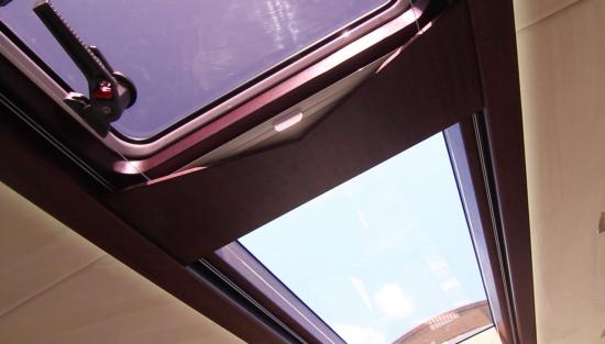 Galeon 420 Fly natural light