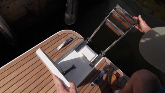 Galeon 420 Fly ladder