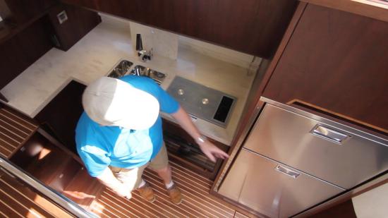 Galeon 420 Fly refrigerator