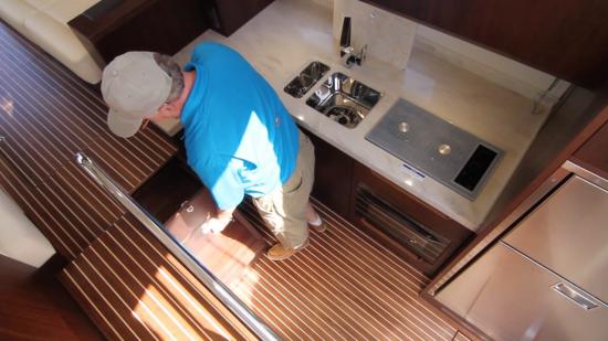 Galeon 420 Fly space